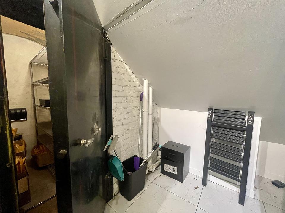 438 Richards Street, Vancouver, BC