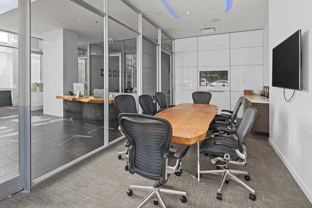 104/105 - 1090 Johnson St, Victoria, BC