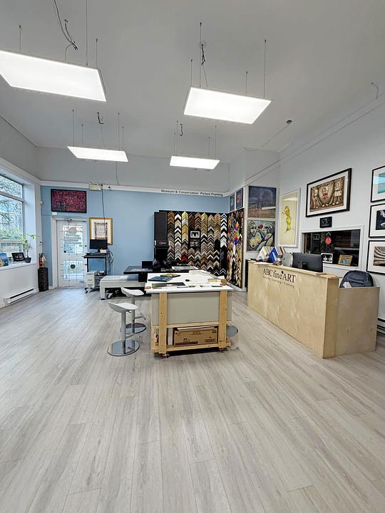201 - 4438 Juneau St, Burnaby, BC