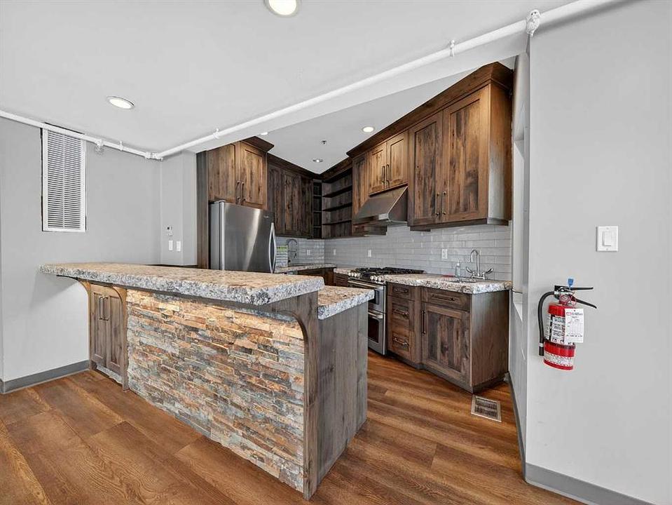 1015 11 Street Southeast, Calgary, AB
