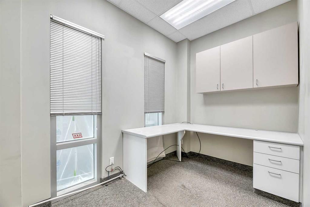 902 9 Avenue Southwest, Calgary, AB