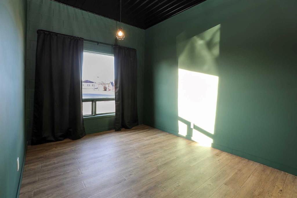 111 4 Avenue, Warner, AB