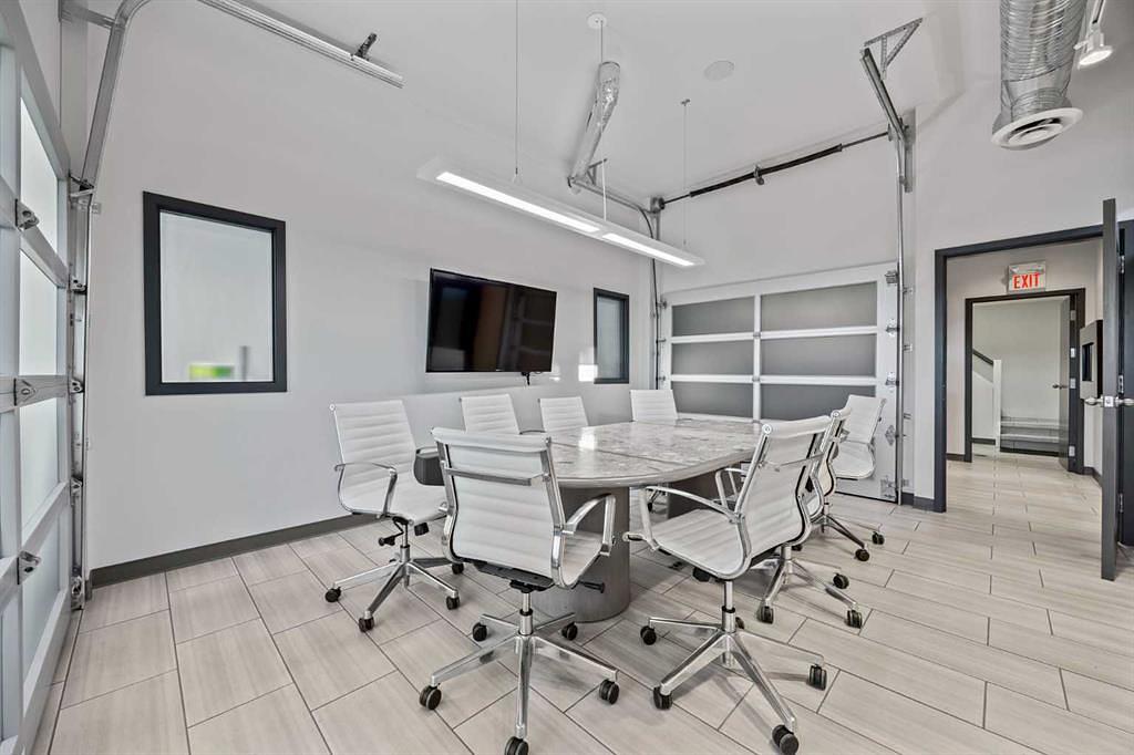 1742 10 Avenue Southwest, Calgary, AB