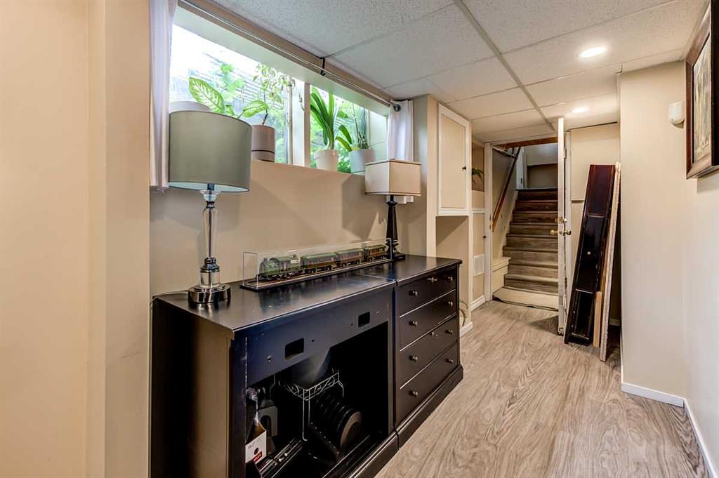 6417 112 Avenue Northwest, Edmonton, AB