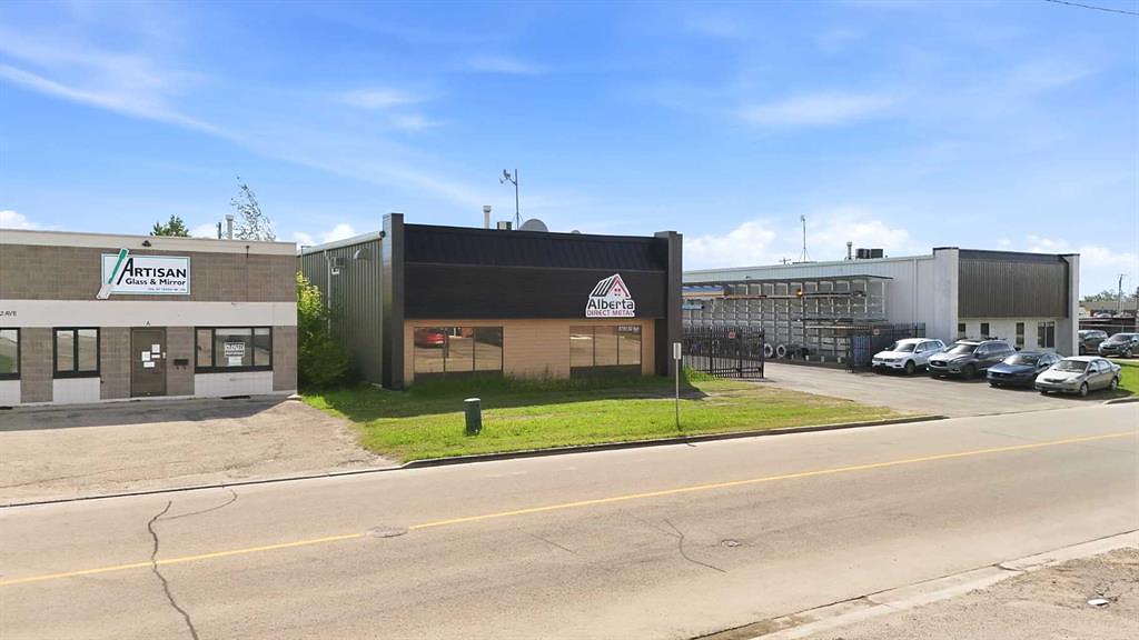 6785 52 Avenue, Red Deer, AB