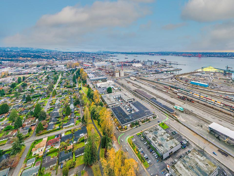 121 Bowser Avenue, North Vancouver, BC
