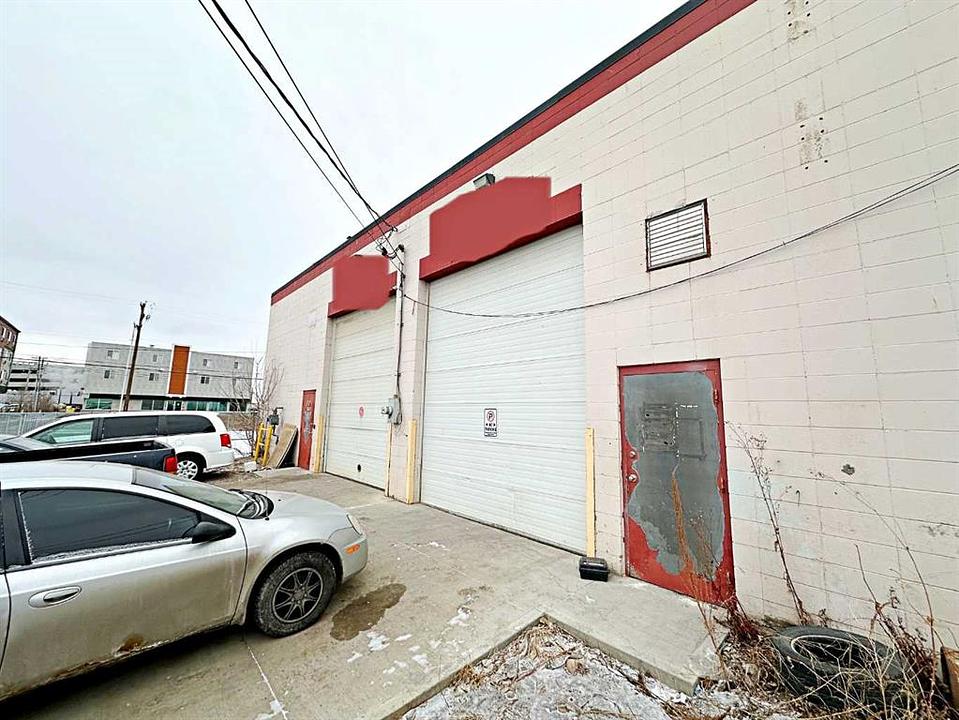 8127 Fraser Avenue, Fort McMurray, AB