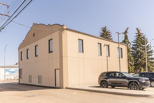 5001 51 Avenue, Wetaskiwin, AB