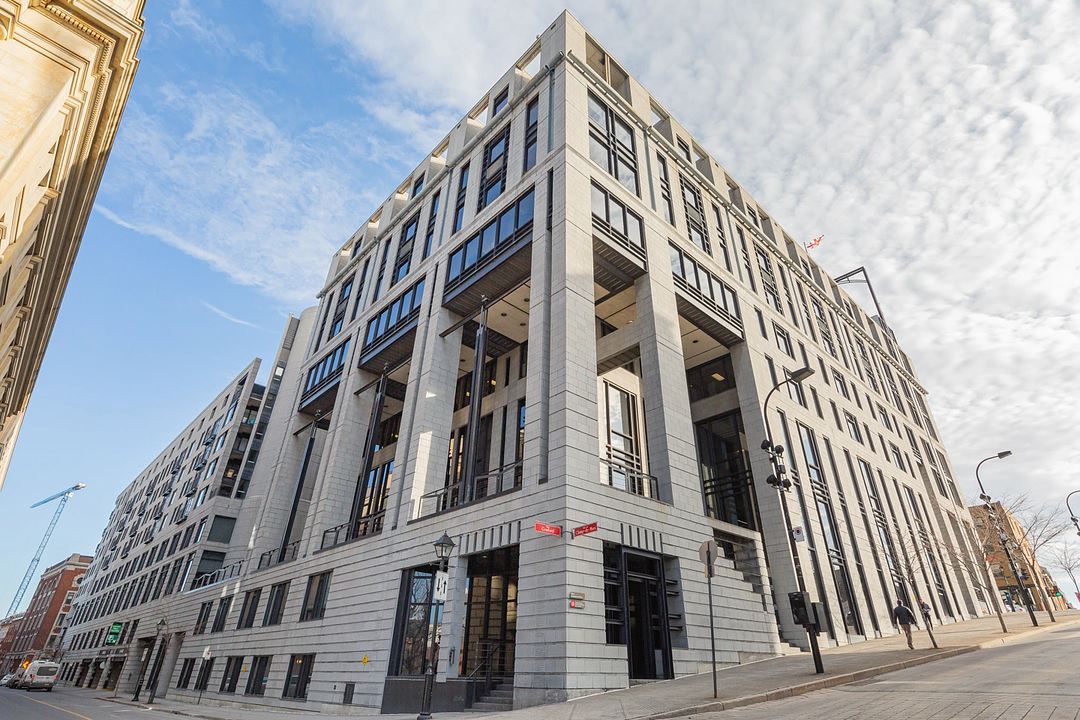 360 - 303 Rue Notre-Dame Est, Montréal, QC