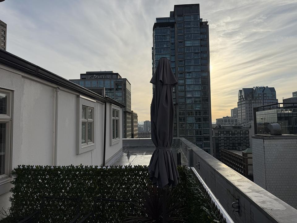 1124 - 470 Granville Street, Vancouver, BC