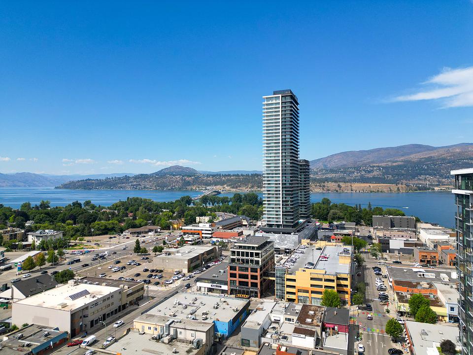 404/405 - 1630 Pandosy St, Kelowna, BC