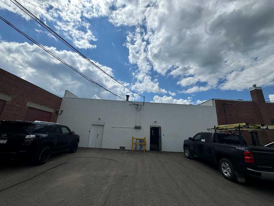 5026 50 Avenue, Ponoka, AB