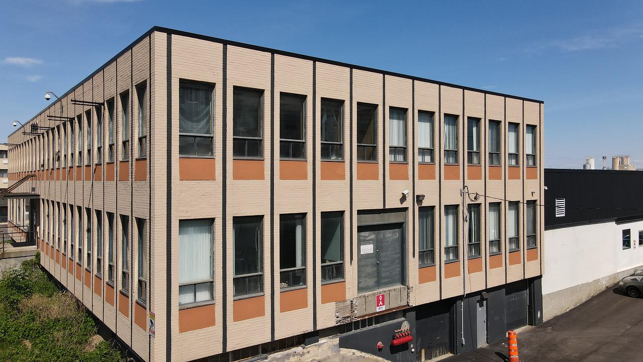 7790 Chemin de la Côte-de-Liesse, Montreal, QC