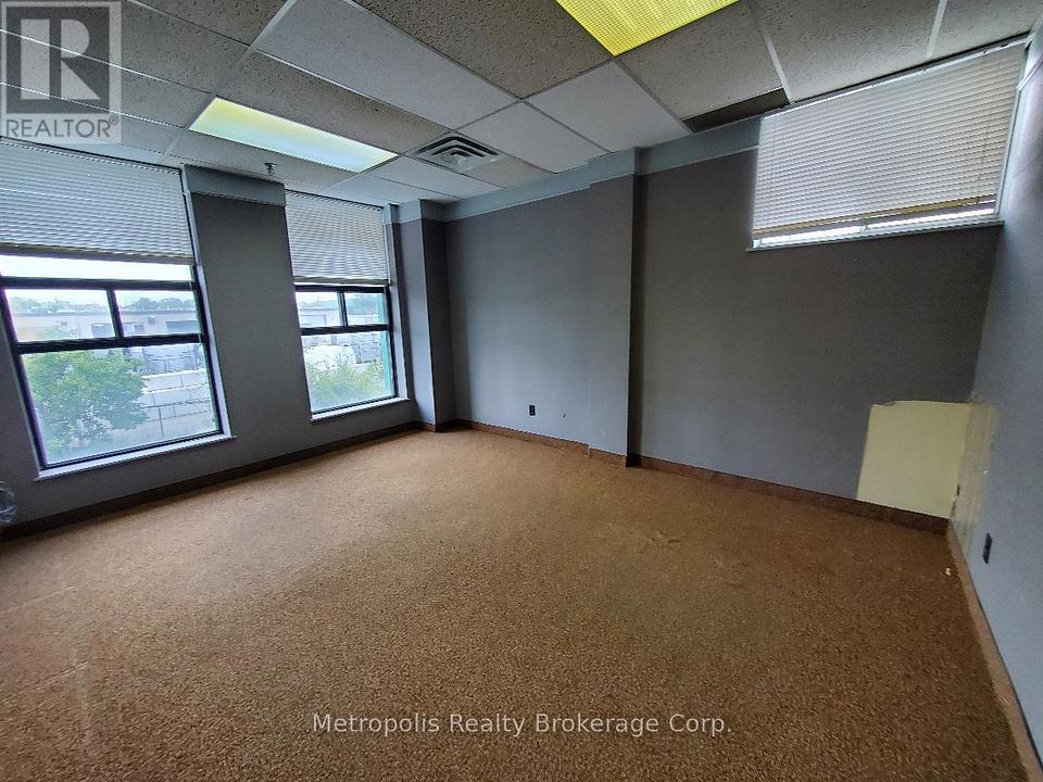 204A - 2399 Cawthra Rd, Mississauga, ON