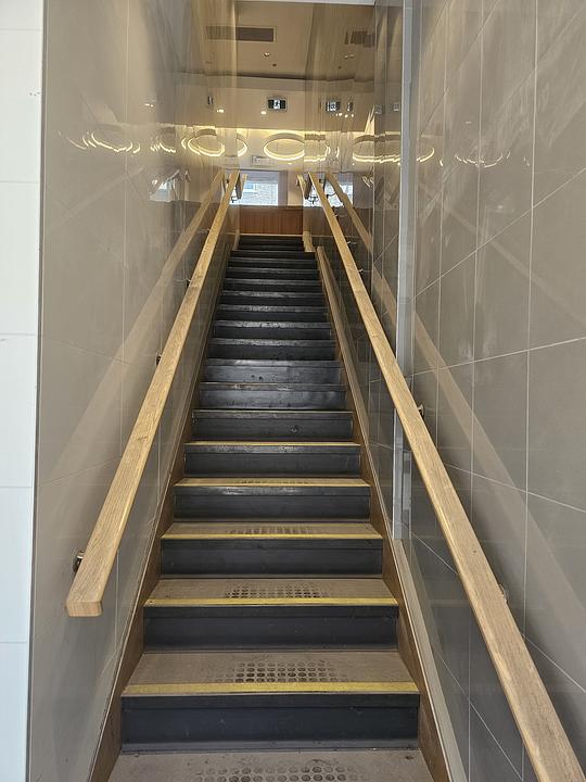 200 - 119 Yonge Street, Toronto, ON