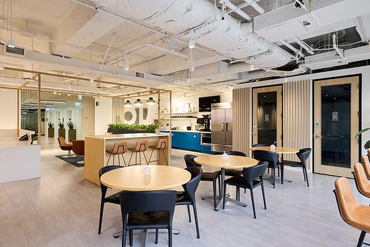 1055 W Georgia St, Vancouver, BC