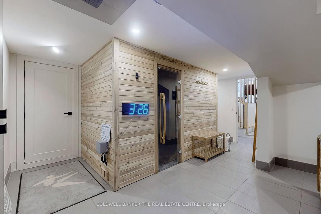 543 The Queensway South, Georgina, ON