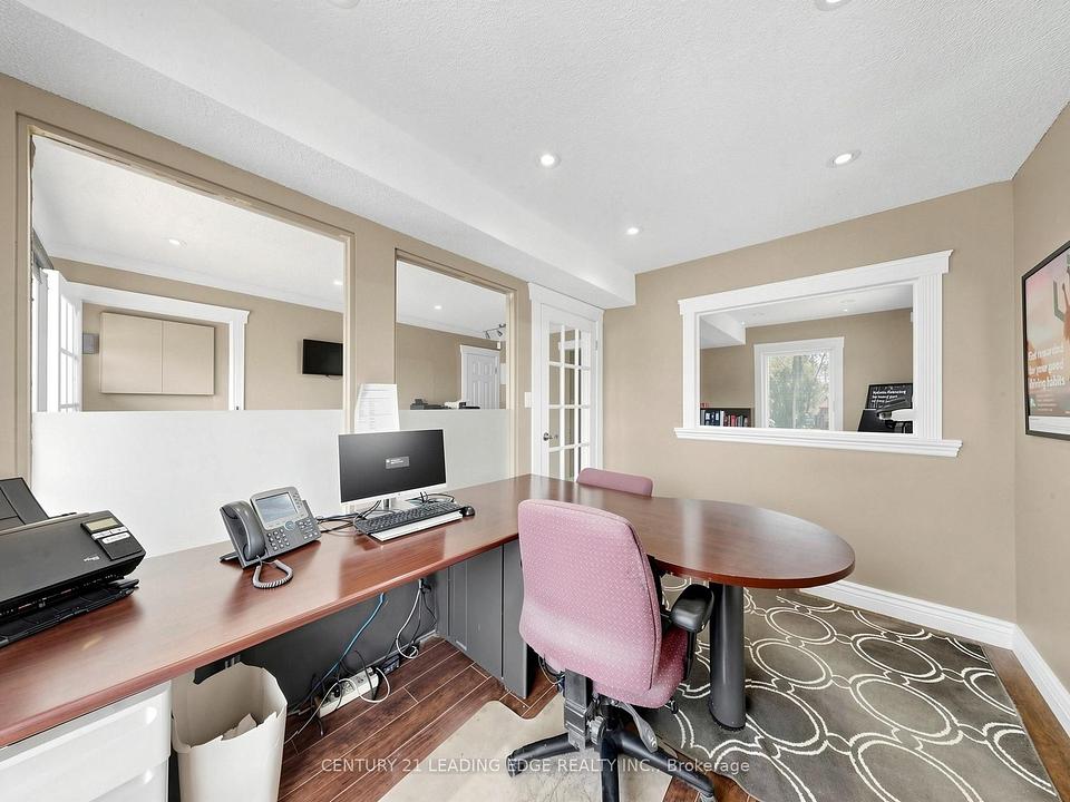 21 Metro Road South, Georgina, ON