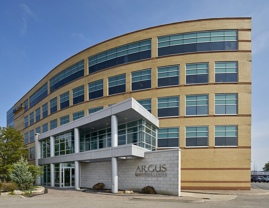 00200 - 586 Argus Road, Oakville, ON