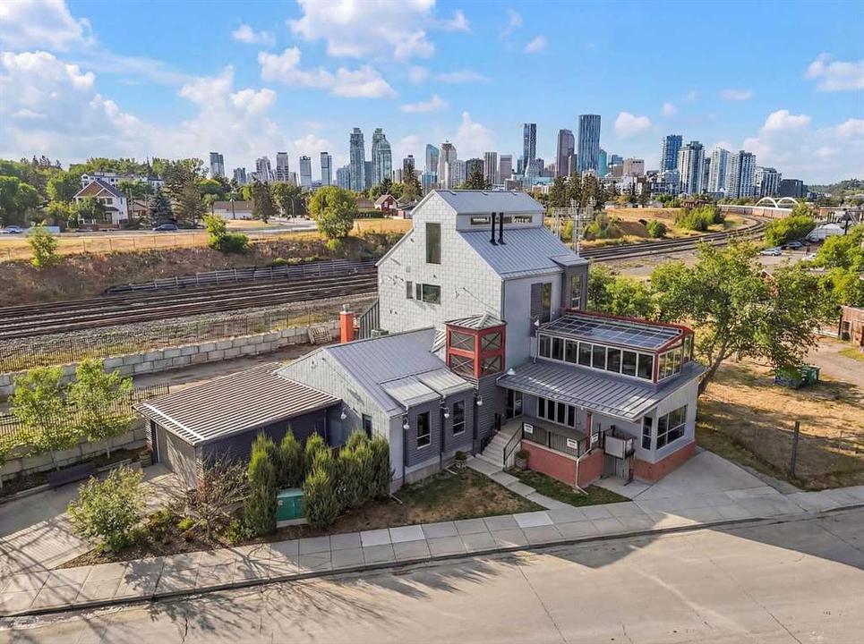 1015 11 Street Southeast, Calgary, AB