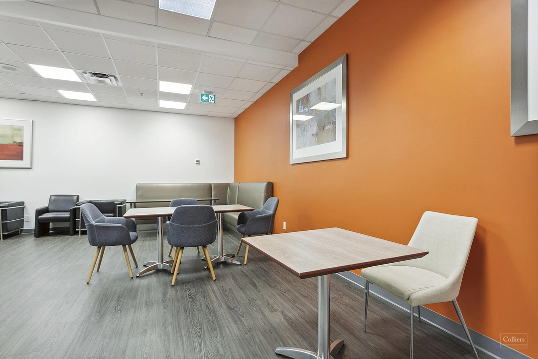 400 - 90 Burnhamthorpe Road West, Mississauga, ON