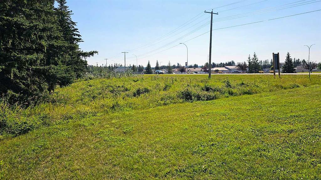 716 Main Avenue West, Sundre, AB