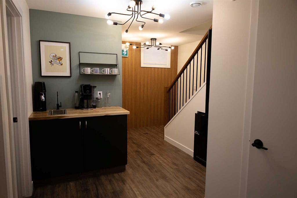 Lower - 9710 99 Avenue, Grande Prairie, AB