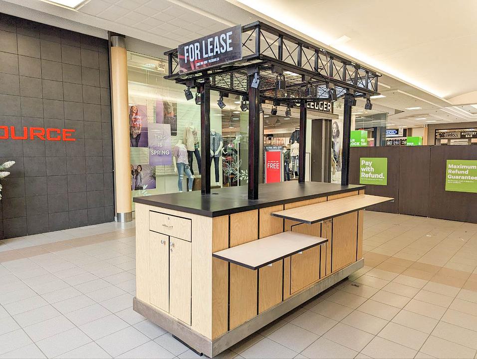 Kiosk - 2223 Victoria Ave E, Regina, SK
