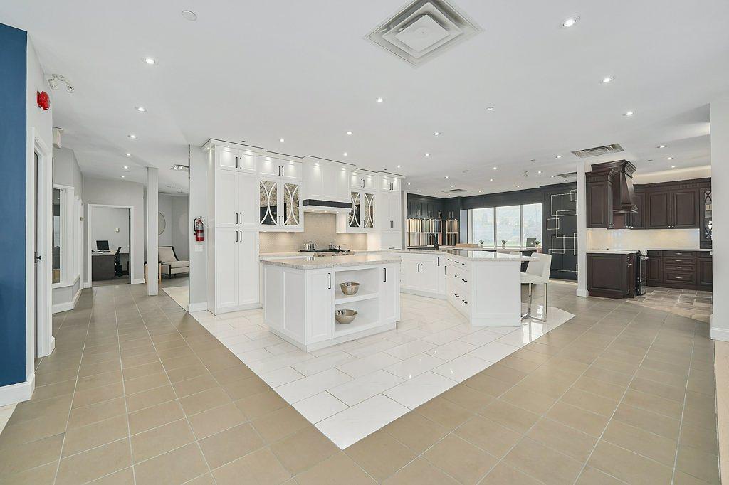 1 - 1333 Thornton Road South, Oshawa, ON