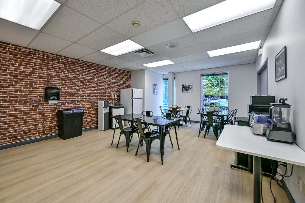 101 - 6554 176 Street, Surrey, BC