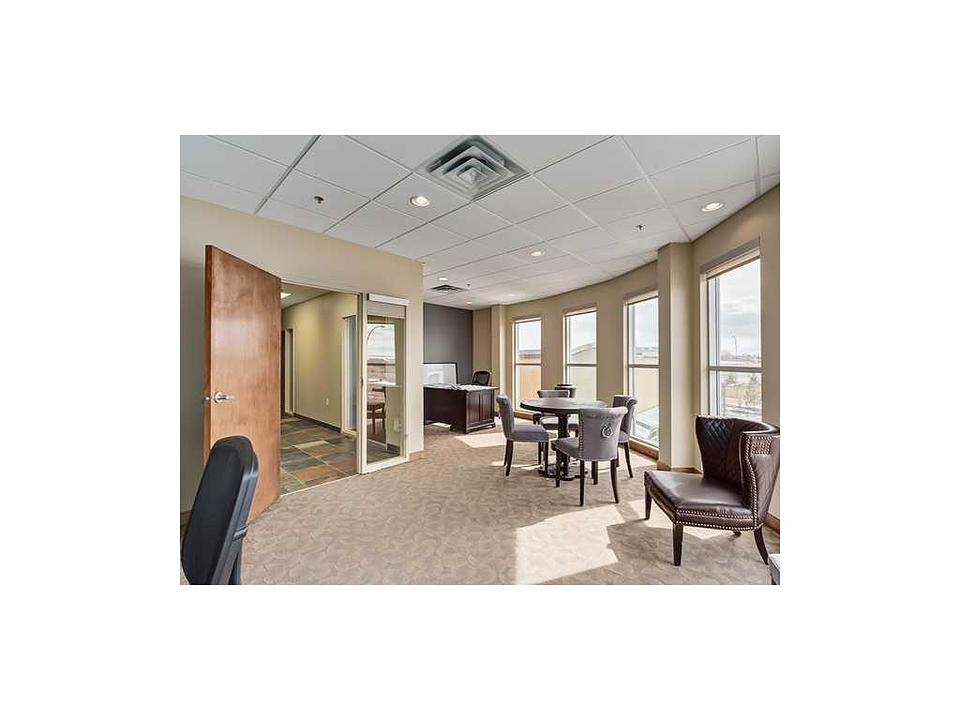 220 - 52 Gateway Drive Northeast, Airdrie, AB