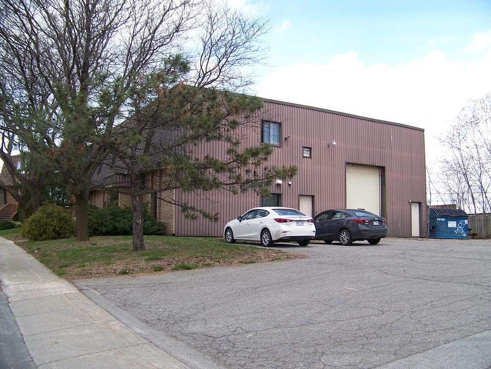 185 Avenue du Pacifique, Laval, QC
