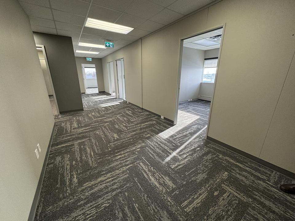 MAYFIELD BUSINESS CENTRE - 170 Street Southwest, Edmonton, AB