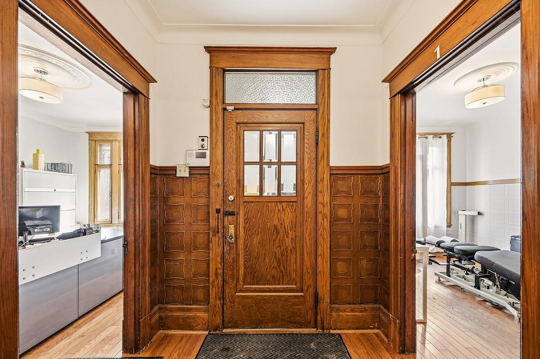921 Boulevard Saint-Joseph Est, Montréal, QC