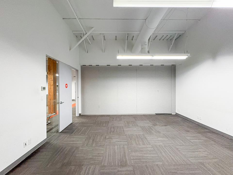 555 Richards St, Vancouver, BC