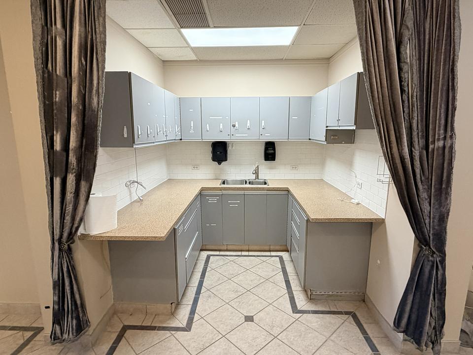 1133 17 Avenue Northwest, Calgary, AB