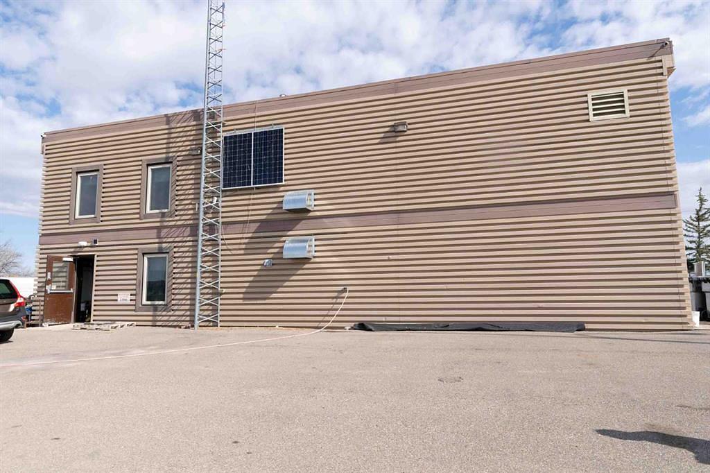 300e, Raymond, AB