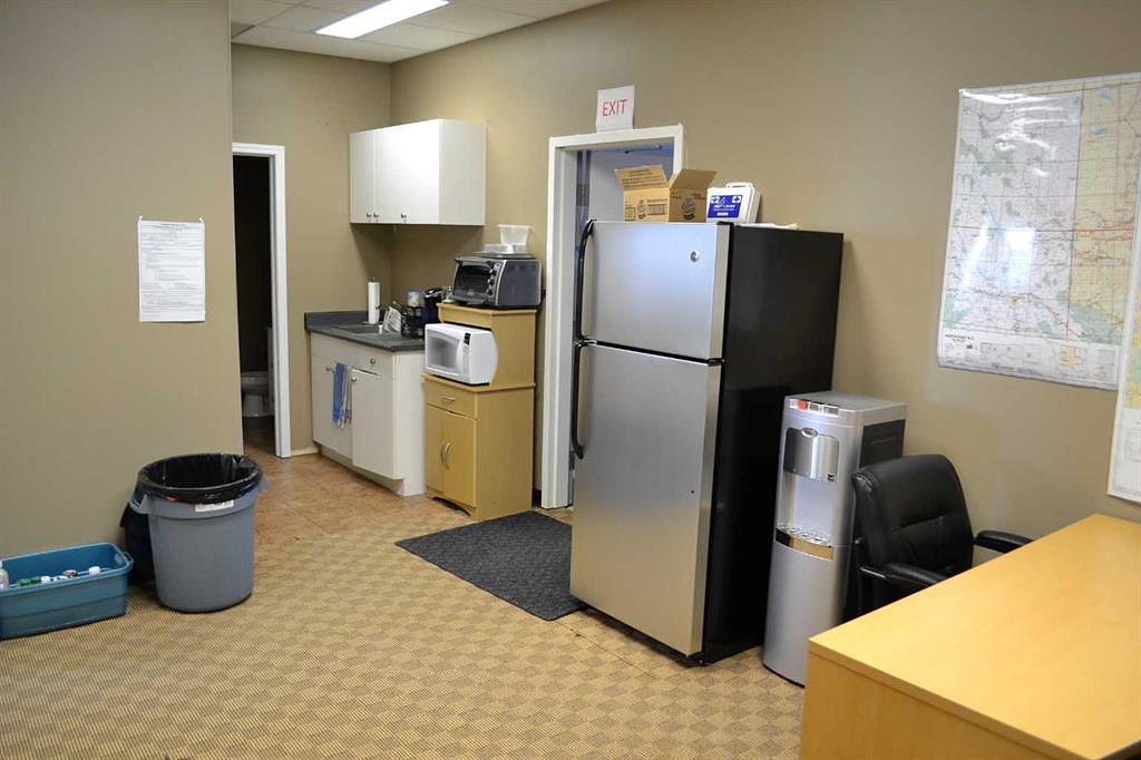 3 - 14 Thevenaz Ind. Trail, Sylvan Lake, AB
