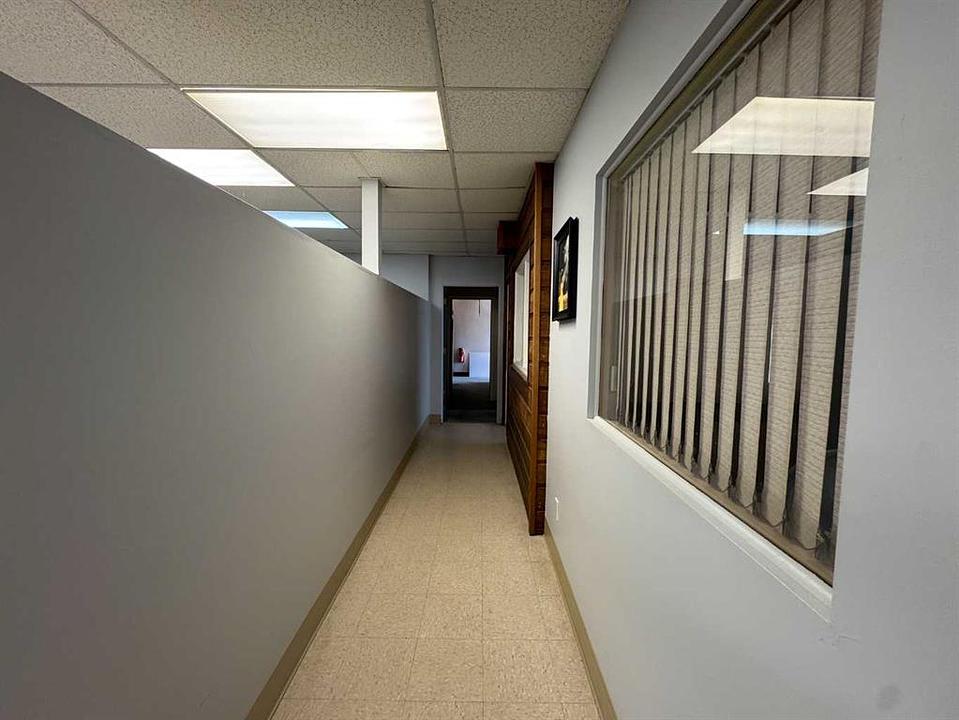 5033 50 Avenue, Ponoka, AB