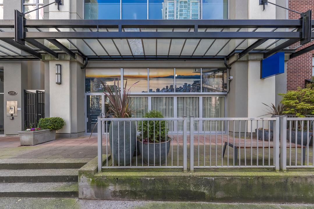 1240 Richards St, Vancouver, BC