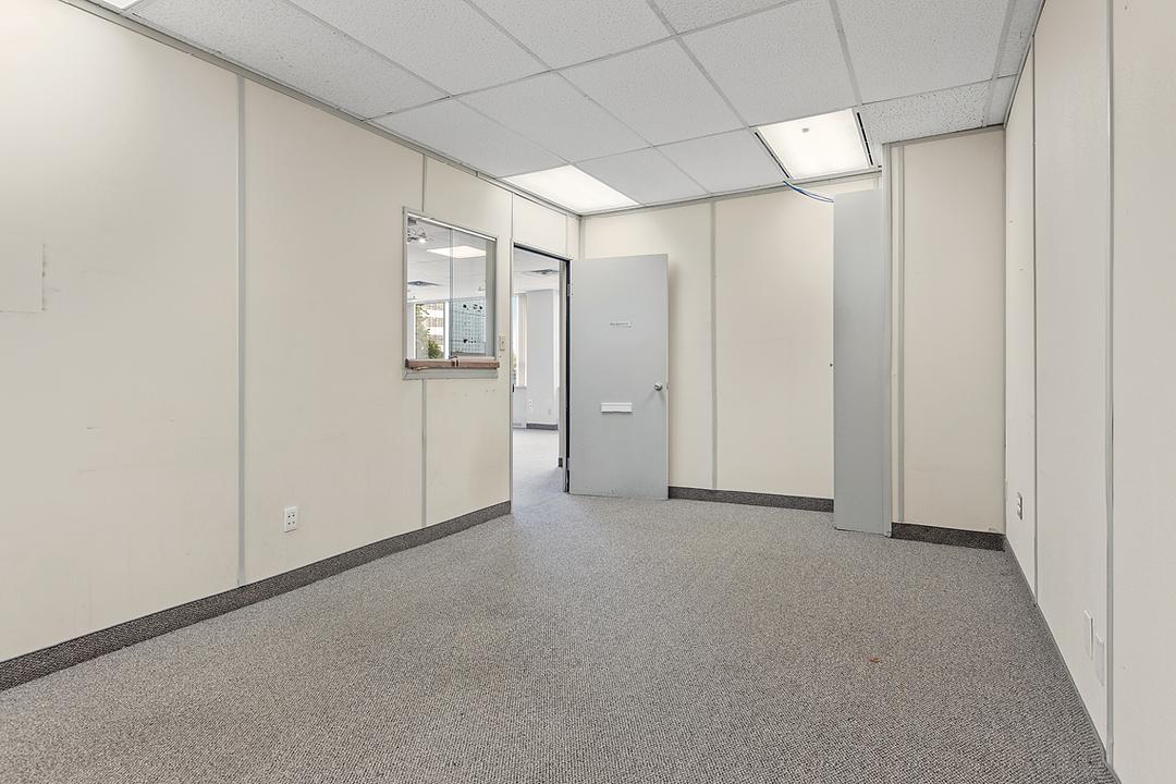 200 - 411 Roosevelt Ave, Ottawa, ON