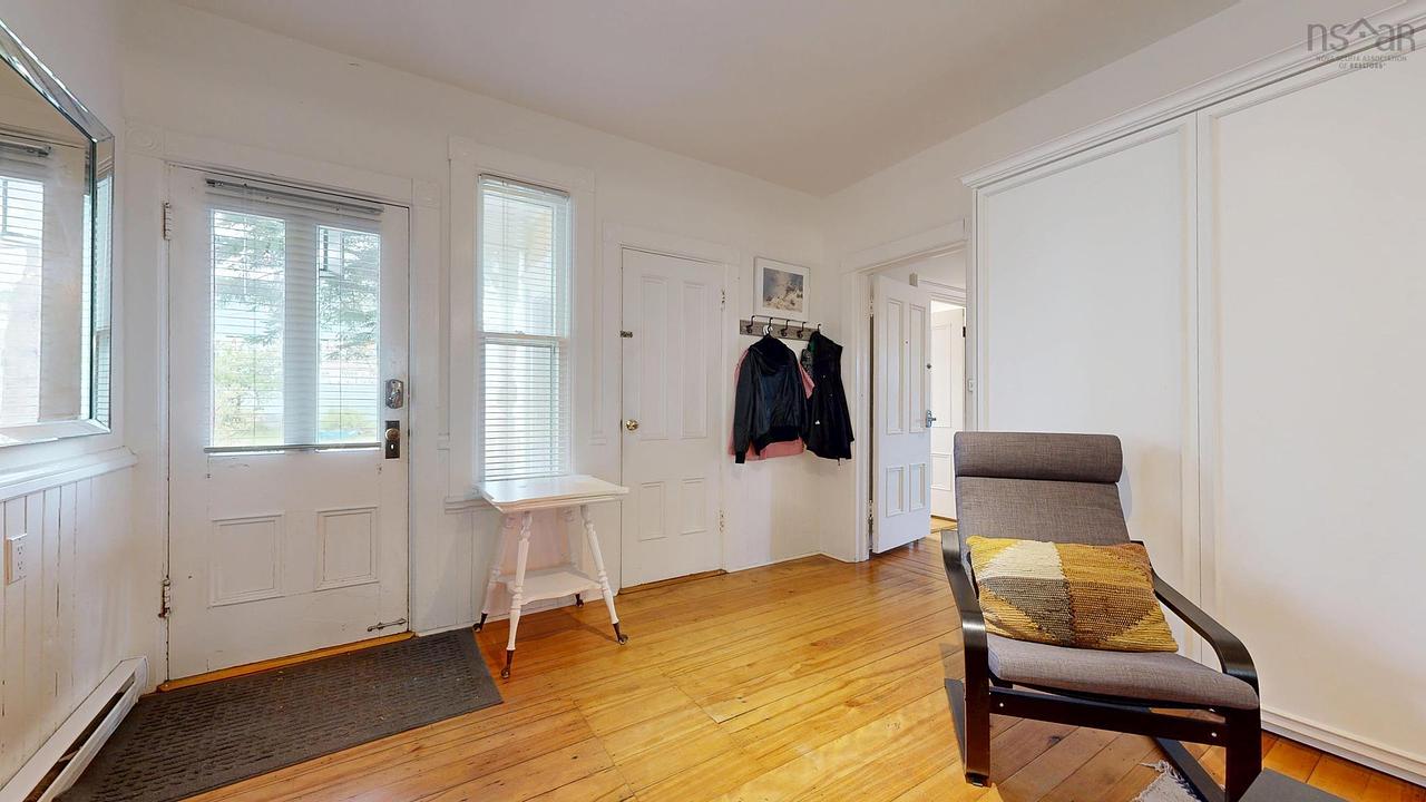 558 Main Street, Mahone Bay, NS