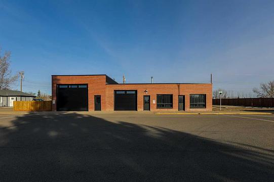 111 4 Avenue, Warner, AB