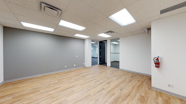 30 Eglinton Avenue West, Mississauga, ON