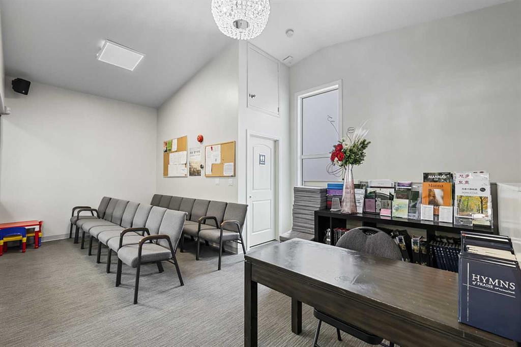 232 8A Street Northeast, Calgary, AB