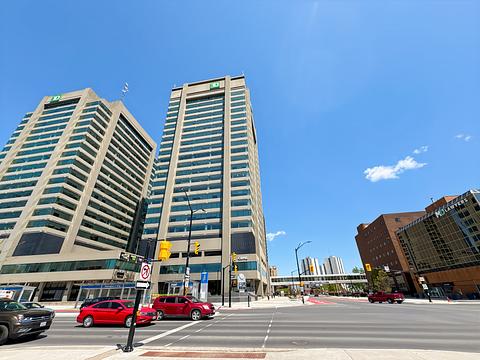 380 Wellington St, London, ON