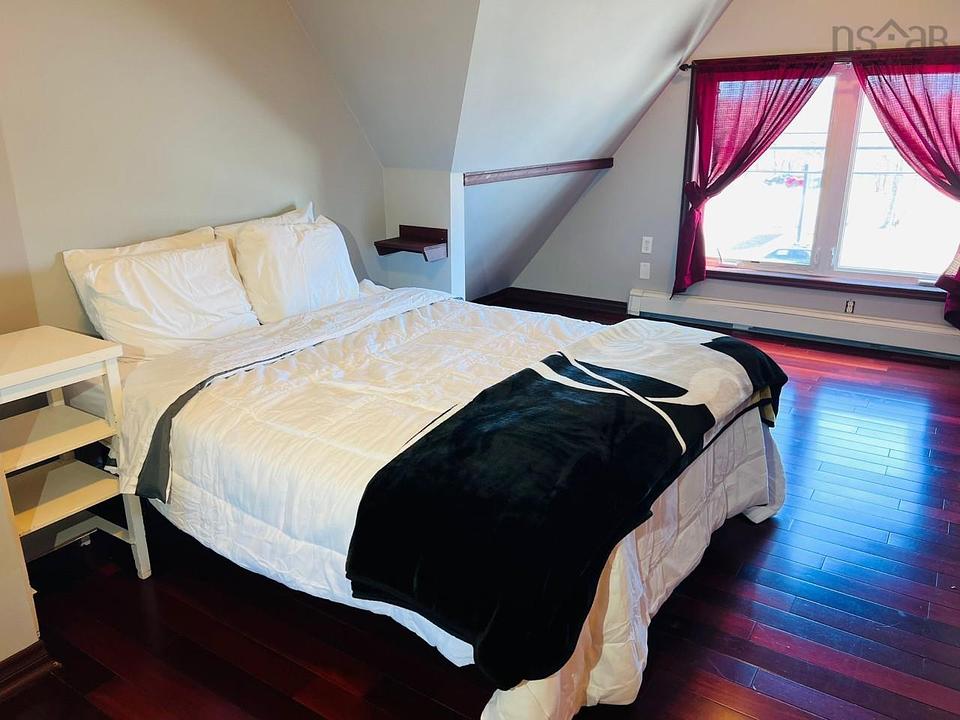 100 Kings Road, Sydney, NS