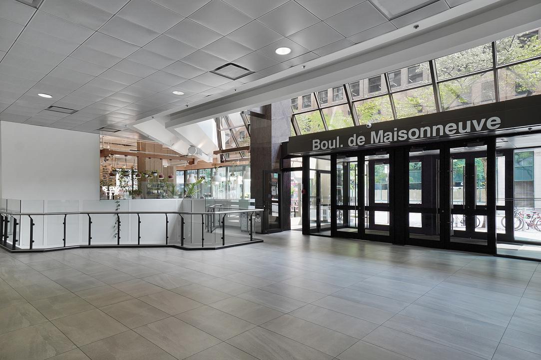 100 - 425 Boulevard de Maisonneuve, Montréal, QC