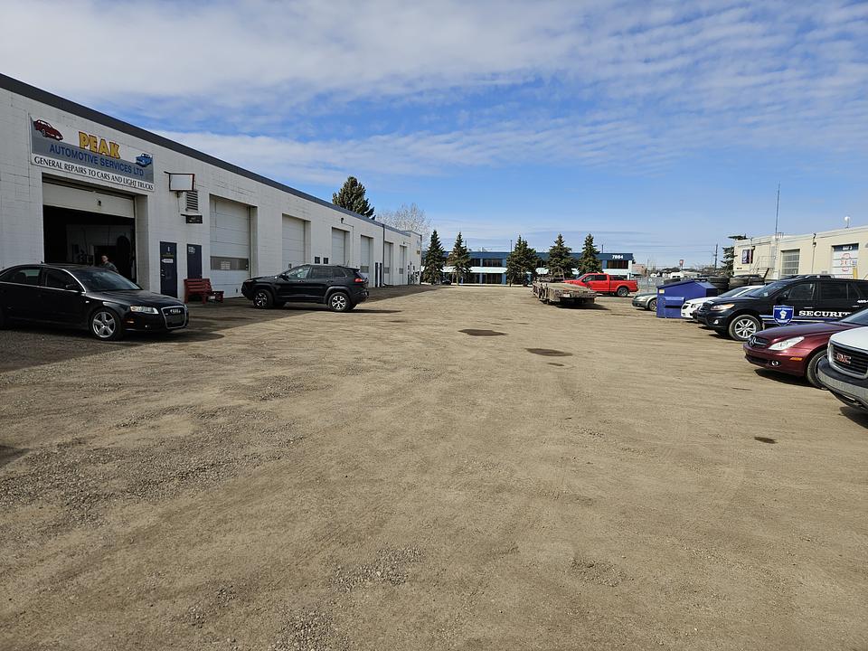 7887 49 Avenue, Red Deer, AB
