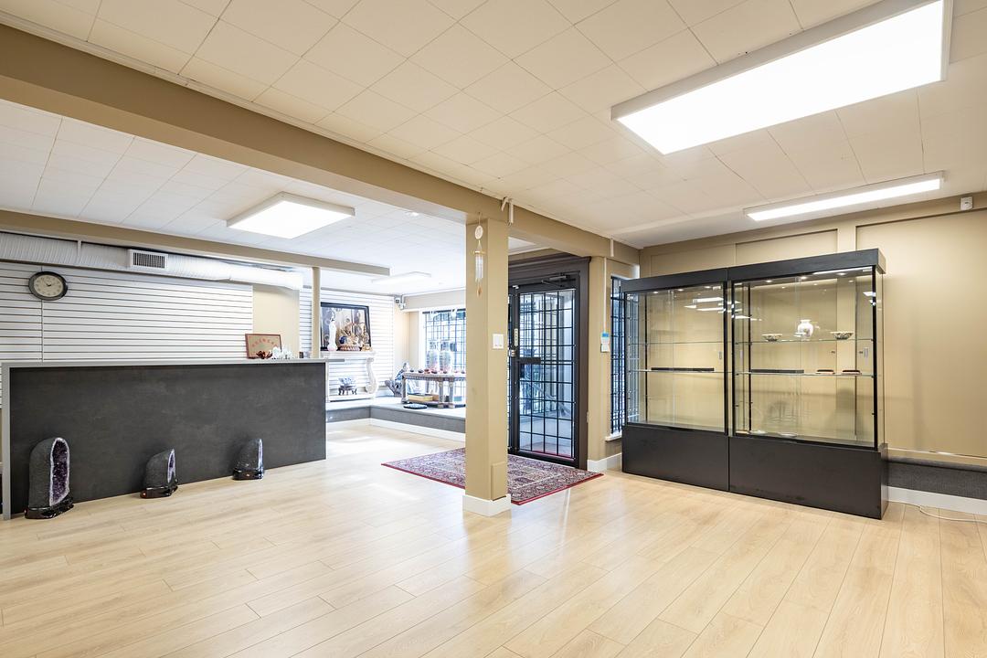 3607 West Broadway, Vancouver, BC